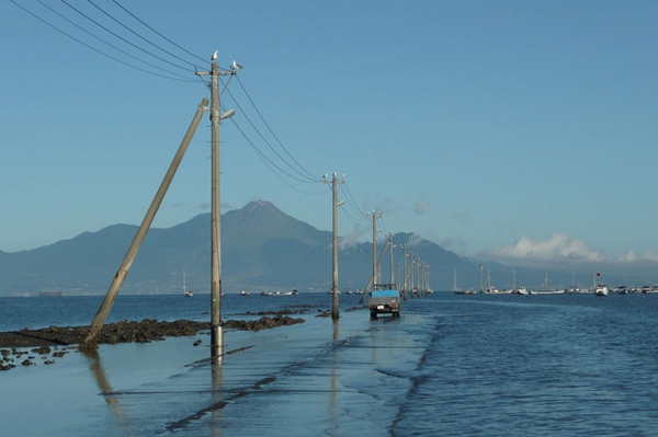 800px-長部田海床路.JPG