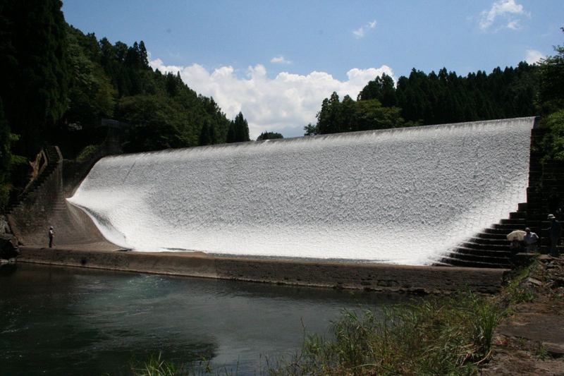 白水溜池堰堤.jpg